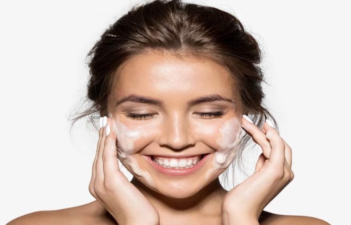 Which is the Best Face Wash for Oily Skin_